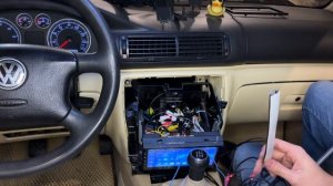 ПАССАТ ЧУТЬ НЕ СГОРЕЛ! АТМОСФЕРНАЯ ПОДСВЕТКА В САЛОНЕ