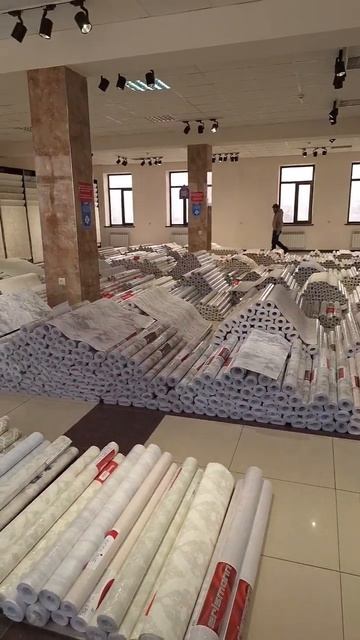 обои#ламинат#карнизы#краски#люстра# смотреть онлайн