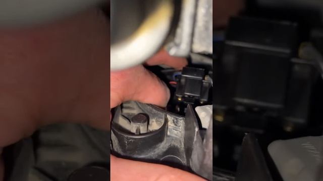 Замена лампочек ближнего света Hyundai Solaris 2019 смотреть онлайн