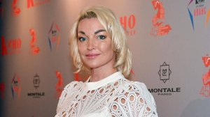 Суд отменил приказ о взыскании с Волочковой долга