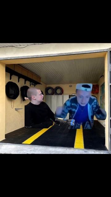 Когда батя попросил посветить фонариком #батя смотреть онлайн