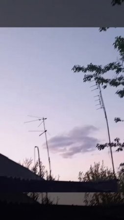 Ещё одно видео полёта нескольких дронов этим утром над 404