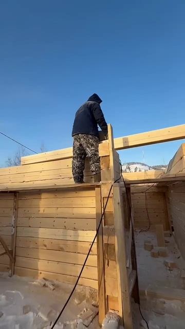 Старики строят дома в минус -30'C / Old people build houses at minus -30 смотреть онлайн