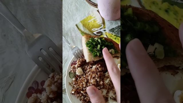 Мама ушла на работу, я заедаю стресс #мамаидочь#завтра?