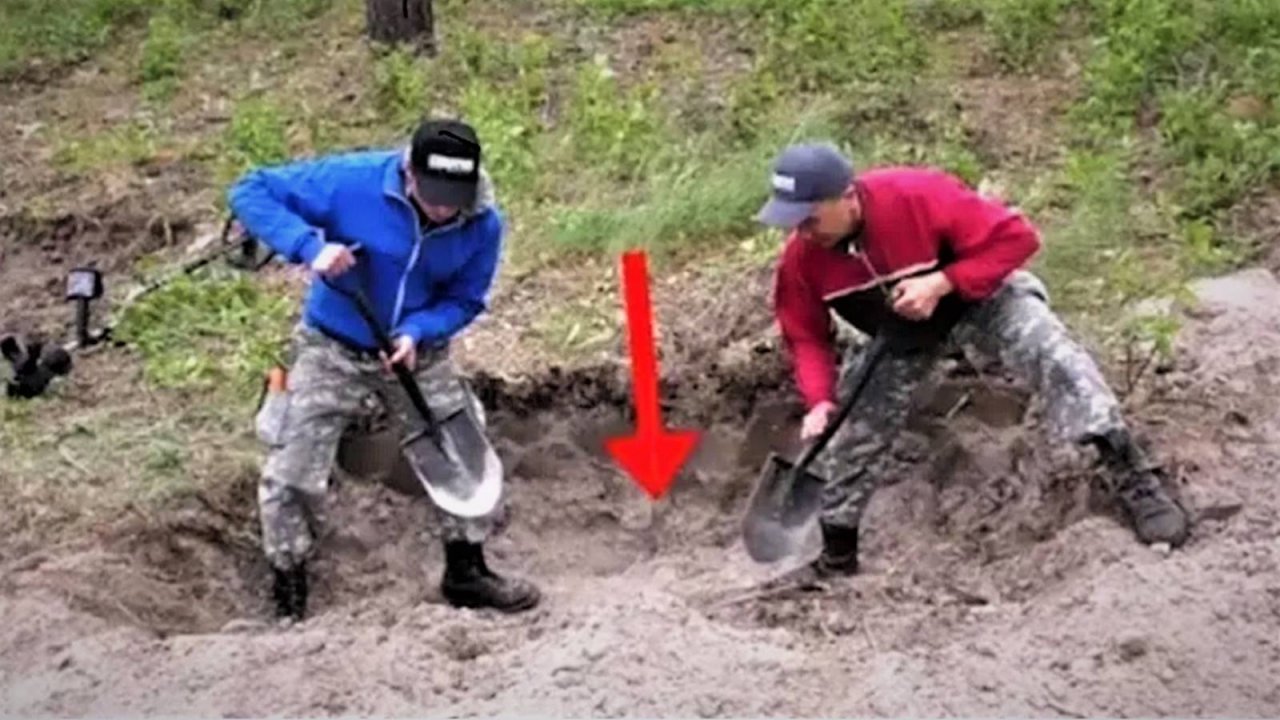 Фартовая НАХОДКА под Старой СОСНОЙ, не Зря ПРИЕХАЛИ с Батей на КОП в Этот ЛЕС!!!