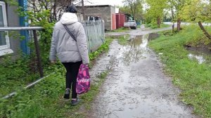 Горячие бутерброды.Высадили цветы в клумбы.Делаем грядки.Уборка и прополка травы.