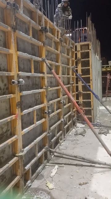 Демонтаж опалубка #Демонтаж #строитель #строительство смотреть онлайн