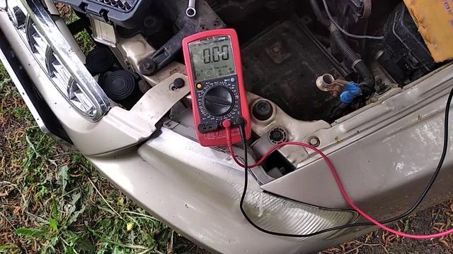 Замена лампочки для передней фары accent 2004 AG (1) смотреть онлайн