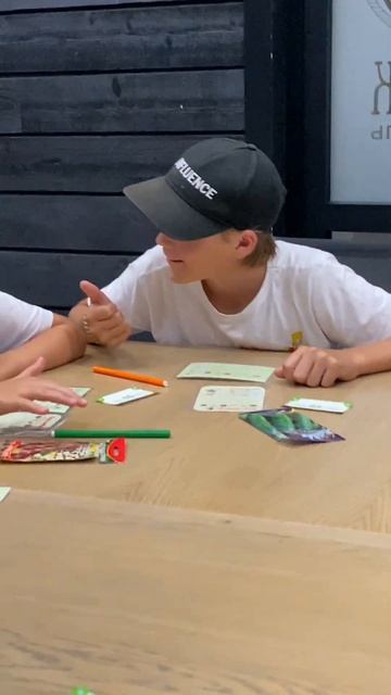 Flixa - фермер. Как из финансовой игры сделать развлекате смотреть онлайн