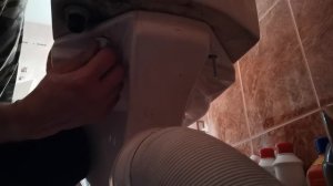 Течёт в унитазе 💧💧💧 замена сливного механизма 🚽