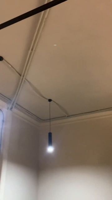 Лофт-зона, ретро фурнитура и трековое освещение смотреть онлайн