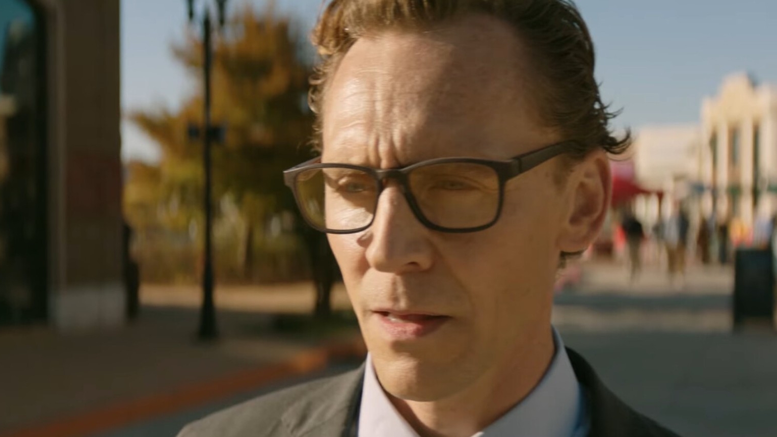 Жизнь Чака (Том Хиддлстон) смотреть онлайн