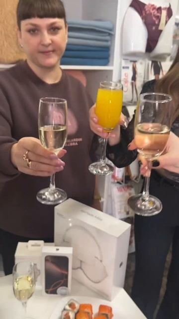 #розыгрыш #secretcharm #подарки #весна #айфон #смартчасы #нау? смотреть онлайн