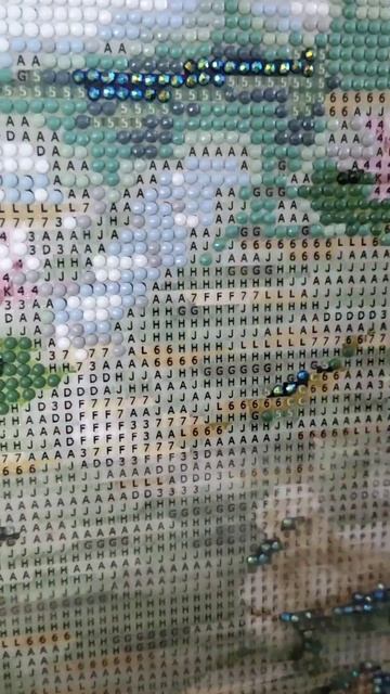 12-ый день работы алмазной мозайки🐰🎋🌹 смотреть онлайн