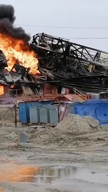 На Ямале обрушилась нефтяная вышка