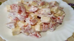 Салат из помидоров и плавленым сыром