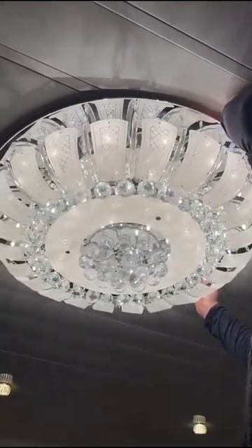 Wa.me/+79635806261♦️Большая люстра за 9т.В реале очень красив? смотреть онлайн