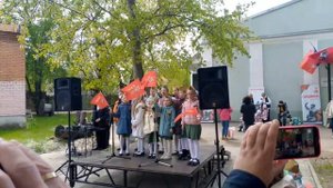 Вокальный ансамбль "Акулята Арт" руководитель Алеся Лужкова(Подворчан)
Матушка Земля