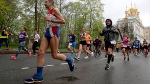Царскосельский марафон собрал более 5 тысяч участников в исторических костюмах в Петербурге