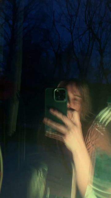 Зеркало в полный рост, с лампочками по бокам🤗 Теперь ? смотреть онлайн