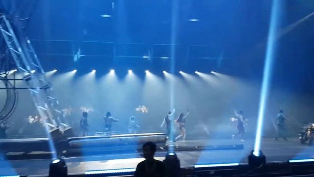 Прощание артистов. Шоу "Reflekt" цирка "Cirque Du Soleil" Астана, Казахстан, Экспо 2017 смотреть онлайн