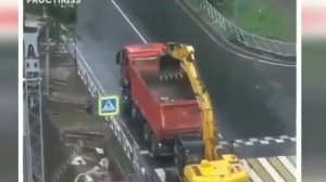 ЛУЧШИЕ ПРИКОЛЫ 2019! #104 СМЕШНОЙ МОМЕНТ   Придурки, Падения, Фейлы, Пранки, Угар   ДЕБИЛЫ 80 УРОВН