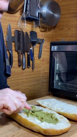 Сэндвич с песто и чиабаттой