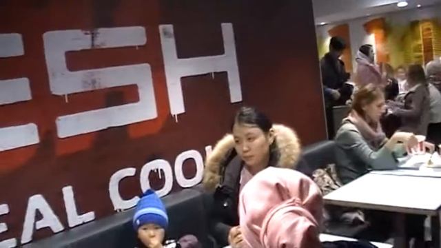 Москва. Раздача цветов (Акция). 08.03.2020. Часть X смотреть онлайн