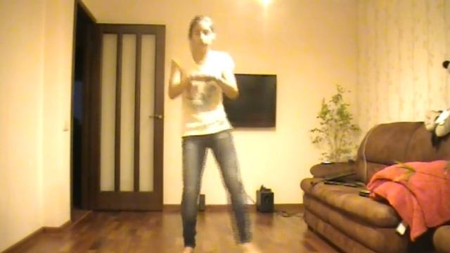 Топ-танцовщица в стиле хип-хоп