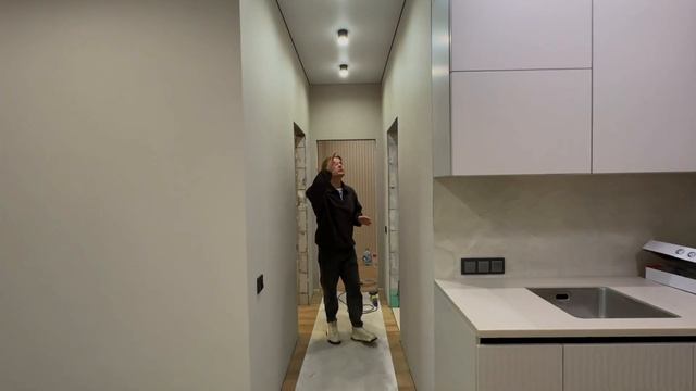 Актуалочка 2025 года - натяжной потолок с треками, тенев смотреть онлайн