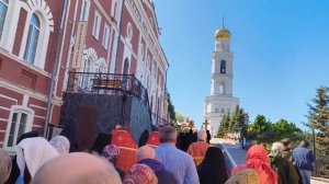 КРЕСТНЫЙ ХОД В ИВЕРСКОЙ ОБИТЕЛИ: С РАДОСТЬЮ НАВСТРЕЧУ ВОСКРЕСШЕМУ ХРИСТУ