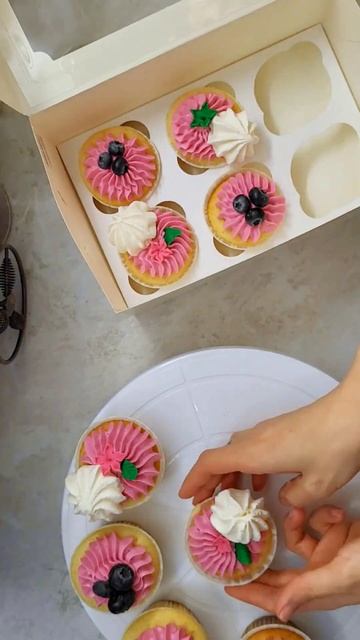 Ешь, танцуй, люби ☝️С 8 марта Дорогие Дамы♥️, Вкусно? смотреть онлайн