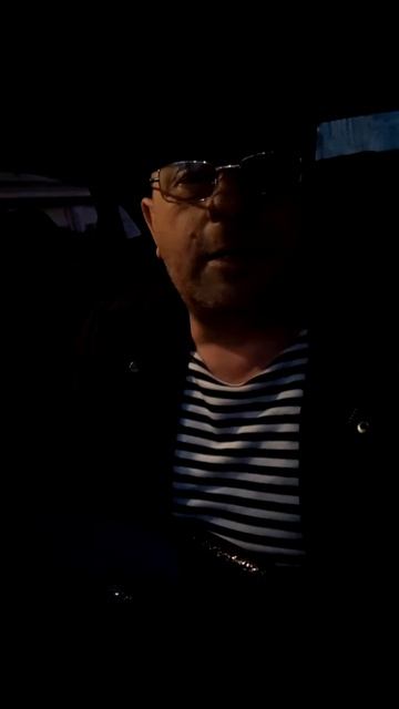 Фонарь и девушка в такси смотреть онлайн