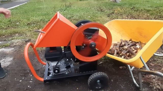 измельчитель веток, Молдова смотреть онлайн