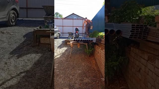 Заливка оснований для столбов навеса. смотреть онлайн