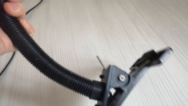 Продам светильник настольный на прищепке