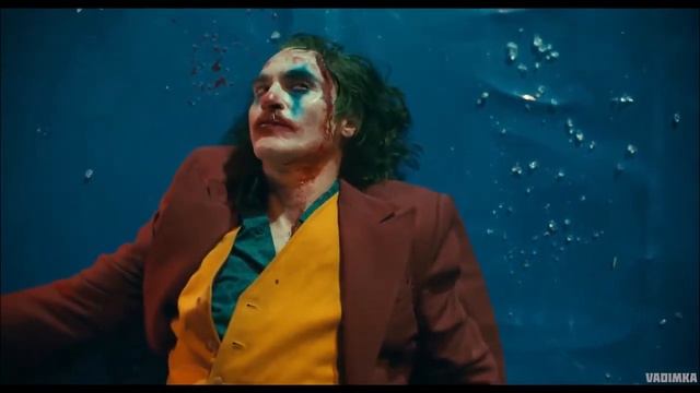 Кровавая улыбка Джокера/момент из фильма Joker смотреть онлайн