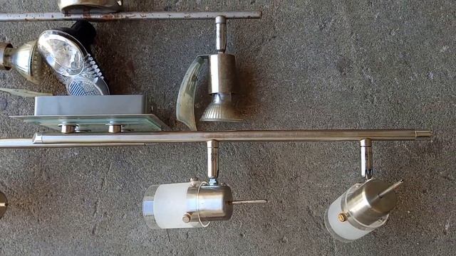 Разбираю потолочную люстру или светильник Добываю ла? смотреть онлайн