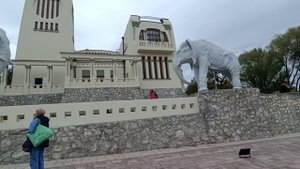 На даче со слонами. К. П. Головкина. Погуляйте вместе со мной.