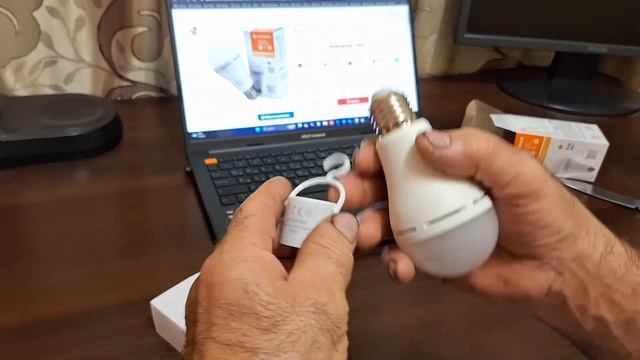 Лампа акумуляторна LEDVANCE 8Вт 1800mAh 2700К E27 A60. Розпаковка смотреть онлайн