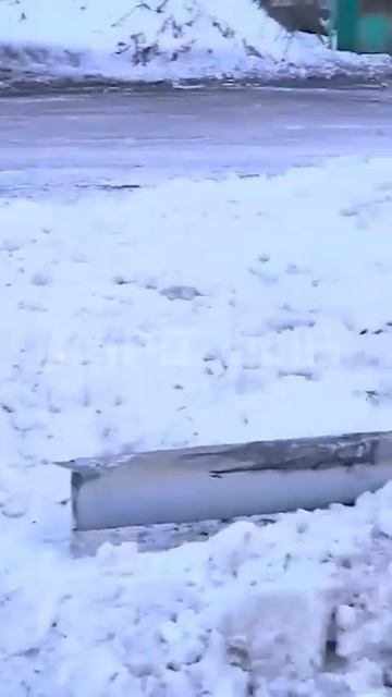 «Камаз» снес опору уличного освещения в Петропавловс? смотреть онлайн