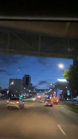 по городу за рулем