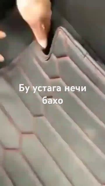 Его имя неоновая лента .там можно режат смотреть онлайн