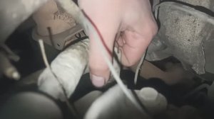 Как открутить трос спидометра от кпп на Пассате Б3 Замена тросика спидометра на Пассате Б3 Пассат б3