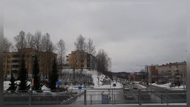 Лампочки красные и голубые по периметру...и что же это ? смотреть онлайн