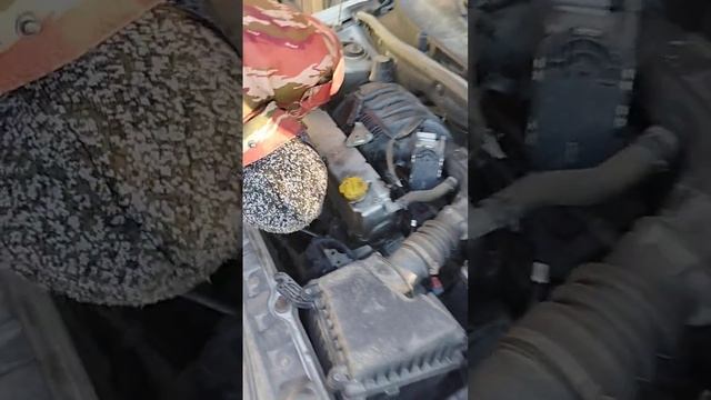 Как заменить лампочку ближнего света на гранте!!! смотреть онлайн