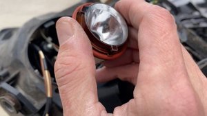 BMW E60 КАК ЗАМЕНИТЬ лампочку на АНГЕЛЬСКИЕ ГЛАЗКИ и ПОВО