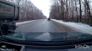 Прилёт камня в лобовое стекло
