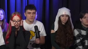 КВИНКА ПРОТИВ ХЕЙТЕРОВ (В АНАНАС ИДИ)