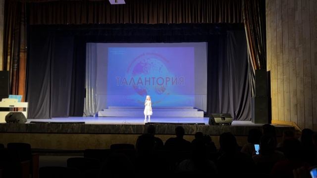 "ХОМЯЧОК" автор Л.Абелян исполняет Валерия Муратова 6 лет.